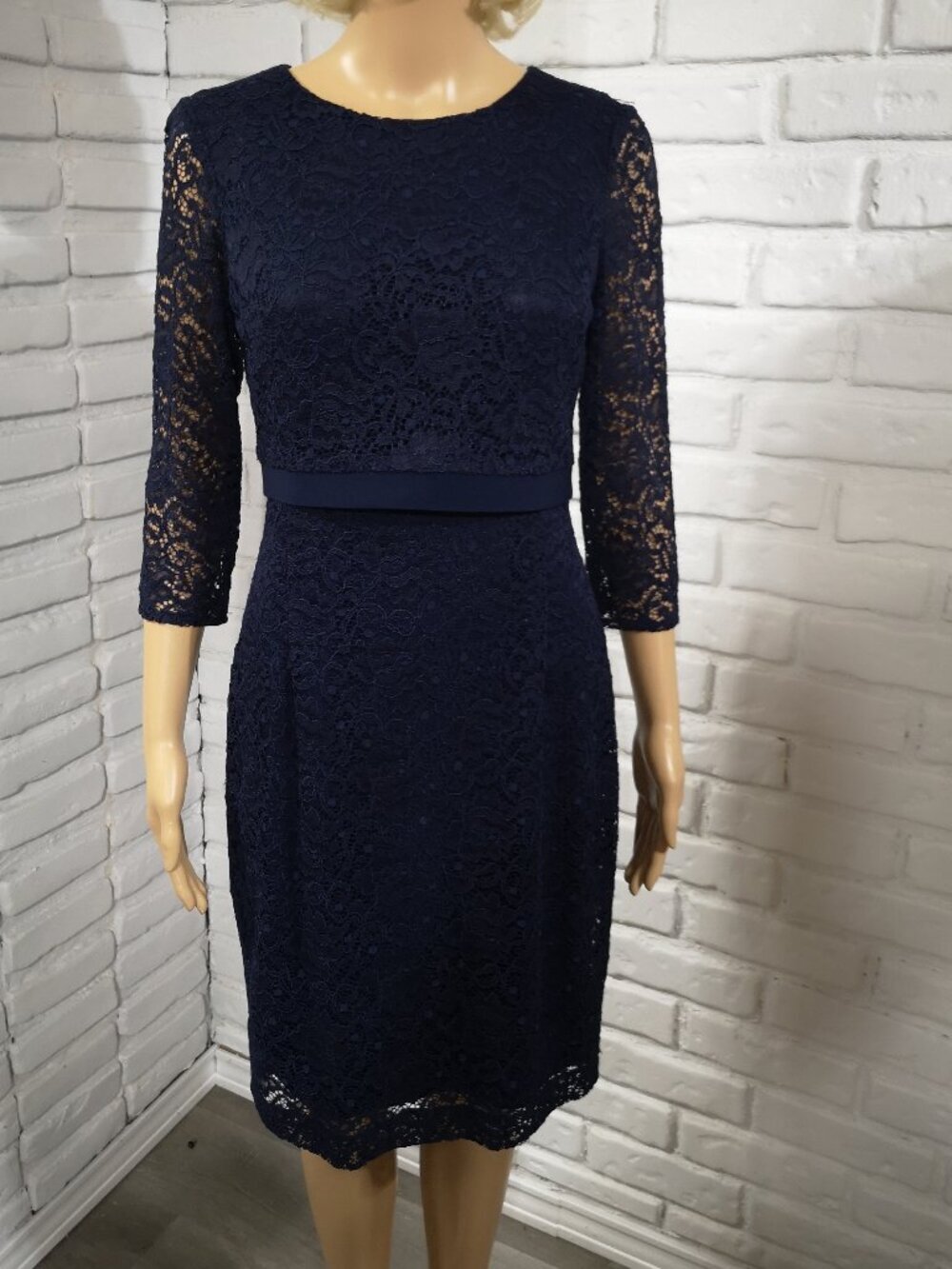 NWT Lauren Ralph Lauren Ladies Size 4 Navy Blue Floral Lace Party Dress Lined